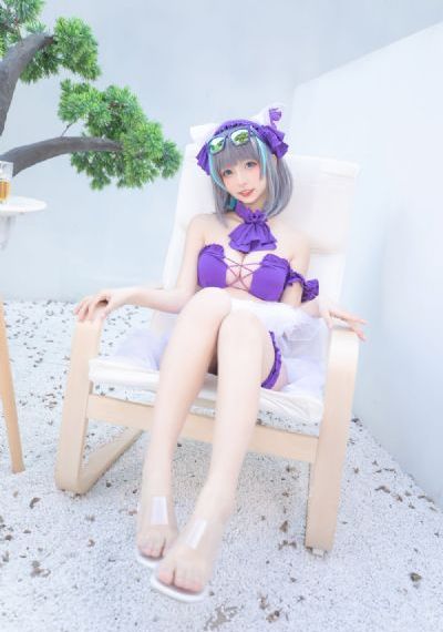 欧美美女大笑视频_BD英语在线播放